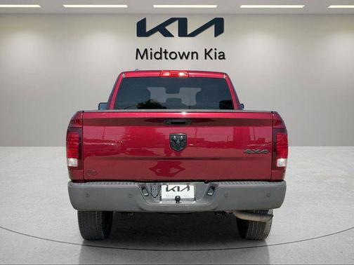 Delmonico Red Pearlcoat 2022 RAM 1500 Classic Warlock