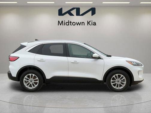 OXFORD WHITE 2021 Ford Escape SE