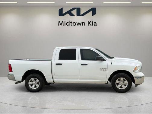 Bright White Clearcoat 2023 RAM 1500 Classic SLT