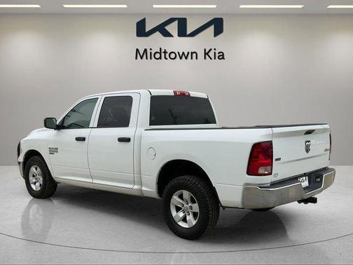 Bright White Clearcoat 2023 RAM 1500 Classic SLT
