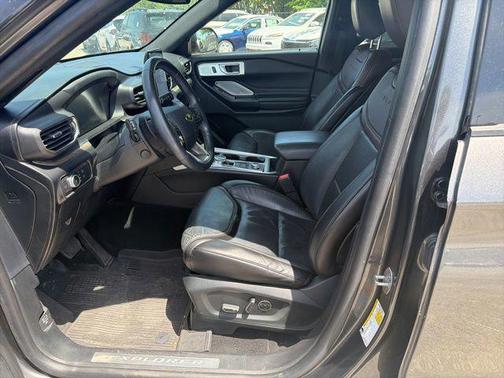 MAGNETIC METALLIC 2020 Ford Explorer Platinum