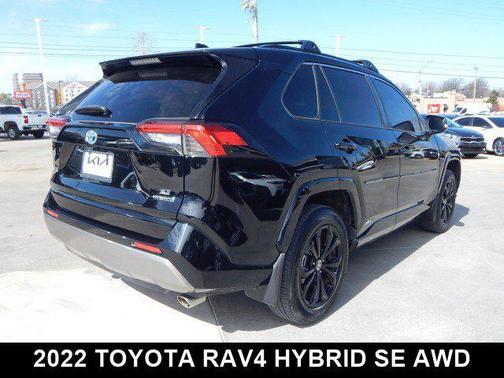 2022 Toyota RAV4 Hybrid SE