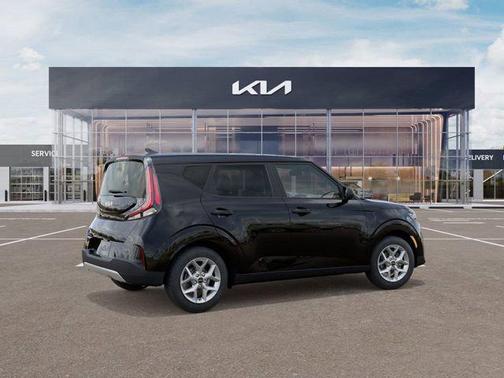 Fusion Black 2025 Kia Soul LX