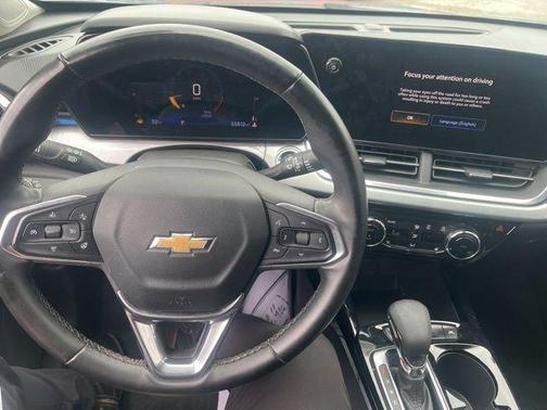 Sterling Gray Metallic 2024 Chevrolet Trax LT