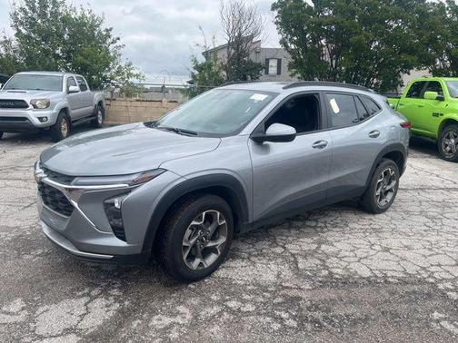 Sterling Gray Metallic 2024 Chevrolet Trax LT