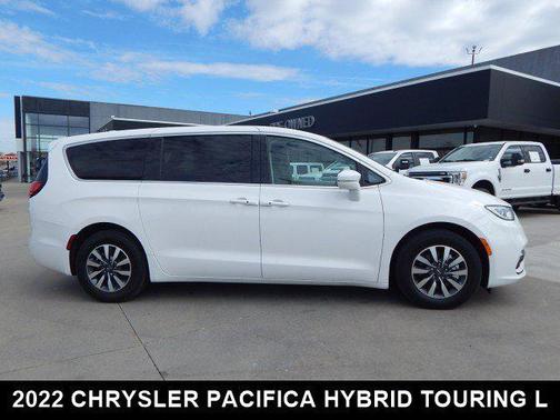 2022 Chrysler Pacifica Hybrid Touring L
