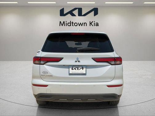 2024 Mitsubishi Outlander ES