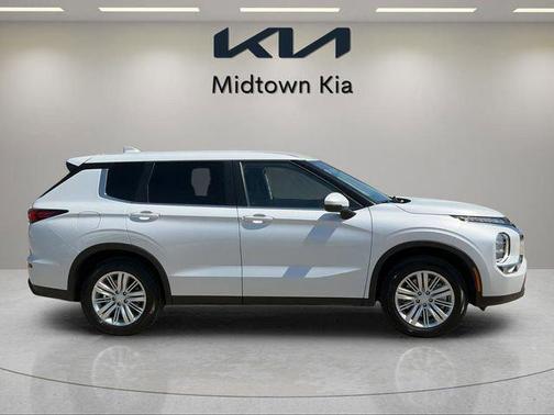 2024 Mitsubishi Outlander ES