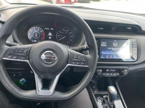 Boulder Gray Pearl 2021 Nissan Kicks SV
