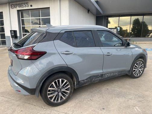 Boulder Gray Pearl 2021 Nissan Kicks SV