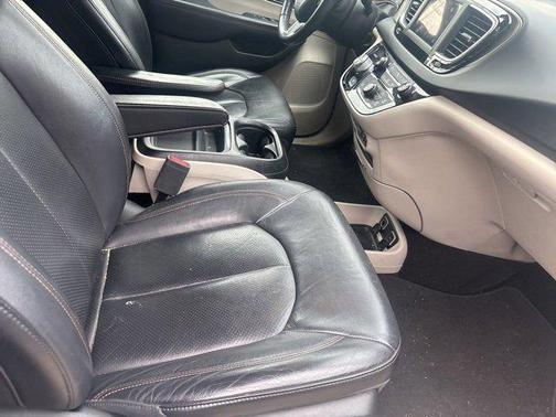 2018 Chrysler Pacifica Touring-L