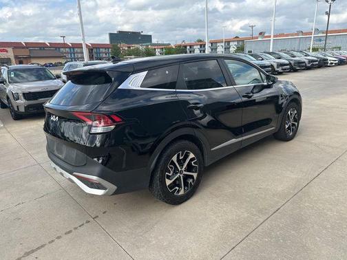 Ebony Black 2024 Kia Sportage EX