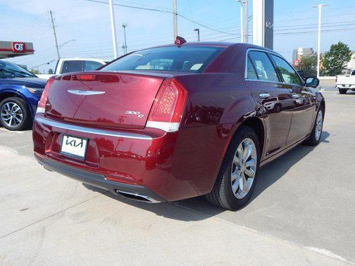 2017 Chrysler 300C Base