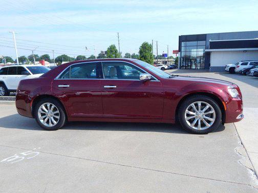2017 Chrysler 300C Base