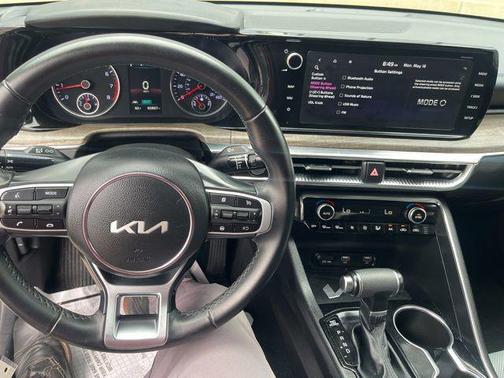 Everlasting Silver 2023 Kia K5 EX