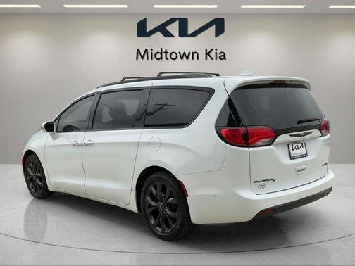 Bright White Clearcoat 2018 Chrysler Pacifica Limited