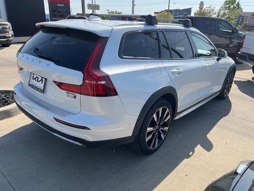 2023 Volvo V60 Cross Country B5 Ultimate