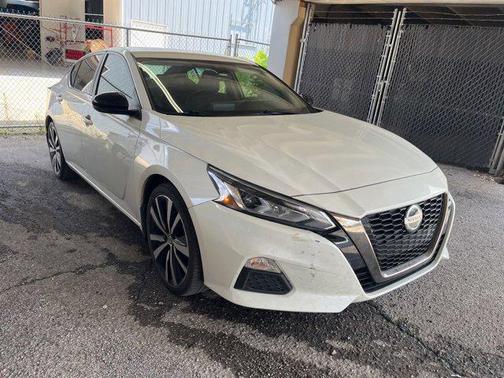 2021 Nissan Altima SR FWD