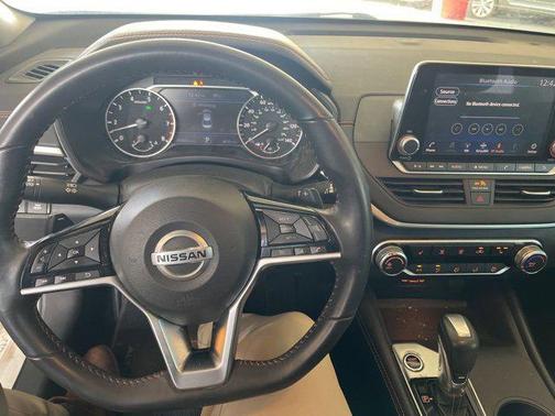 2021 Nissan Altima SR FWD