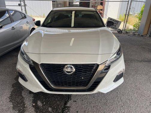 2021 Nissan Altima SR FWD