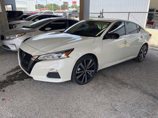 2021 Nissan Altima SR FWD