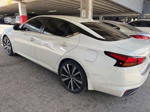 2021 Nissan Altima SR FWD
