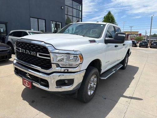 Bright White Clearcoat 2024 RAM 2500 Big Horn