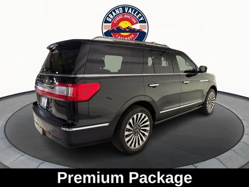 Infinite Black Metallic 2019 Lincoln Navigator Reserve
