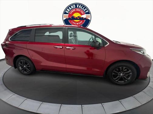 2024 Toyota Sienna XSE 7 Passenger