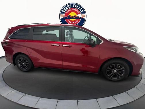 2024 Toyota Sienna XSE 7 Passenger