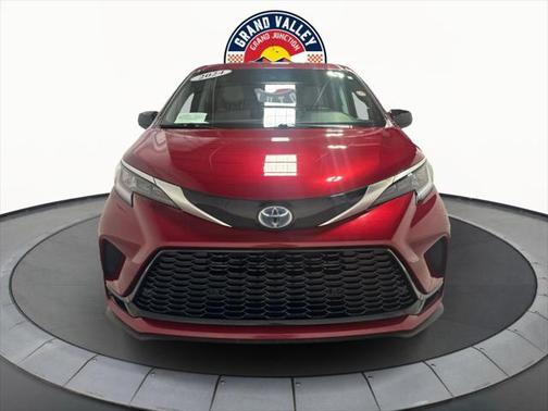 2024 Toyota Sienna XSE 7 Passenger