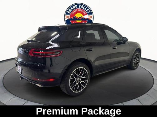 2018 Porsche Macan Turbo