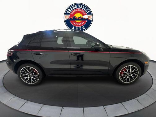 2018 Porsche Macan Turbo