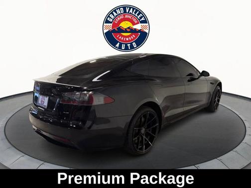 2021 Tesla Model S Plaid