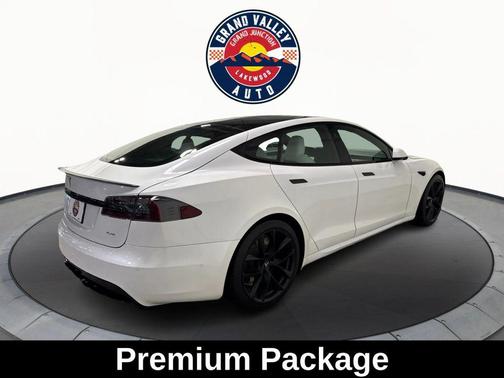 2022 Tesla Model S Plaid