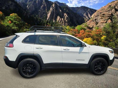 2019 Jeep Cherokee Trailhawk Elite