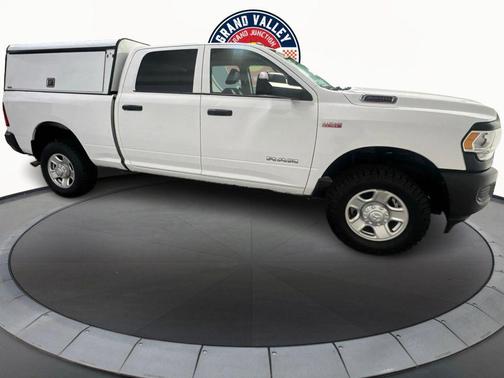 2020 RAM 2500 Tradesman Crew Cab 4X4 6'4' Box