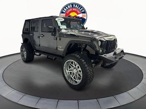 Granite Crystal Metallic Clearcoat 2016 Jeep Wrangler Unlimited Sahara