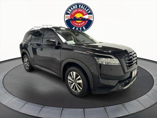 2022 Nissan Pathfinder SL 4WD