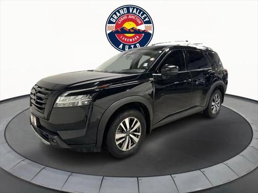 2022 Nissan Pathfinder SL 4WD