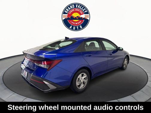 2024 Hyundai ELANTRA SE