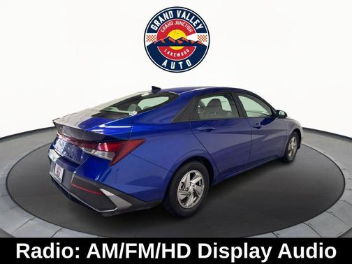 2024 Hyundai ELANTRA SE
