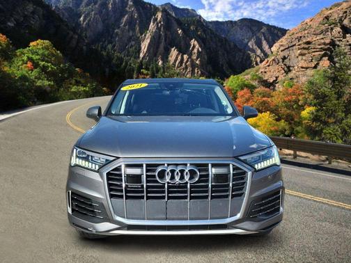 Samurai Gray Metallic 2021 Audi Q7 55 Premium Plus