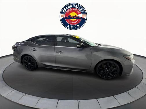2022 Nissan Maxima SR