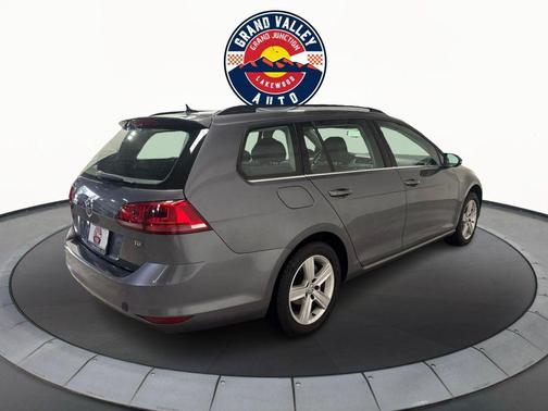 2015 Volkswagen Golf SportWagen TDI S 4-Door