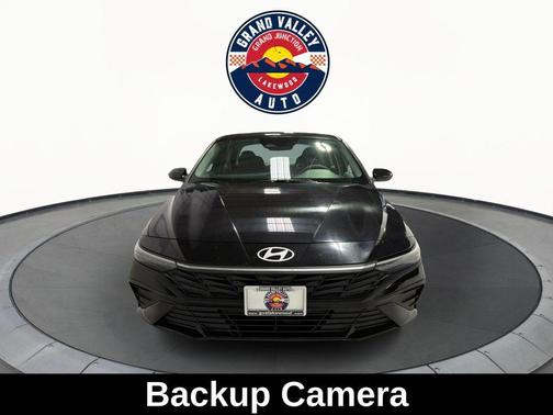 2024 Hyundai ELANTRA SE