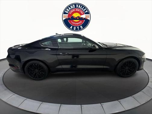 2022 Ford Mustang EcoBoost
