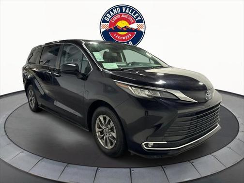 2023 Toyota Sienna XLE 7 Passenger