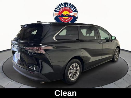 2023 Toyota Sienna XLE 7 Passenger