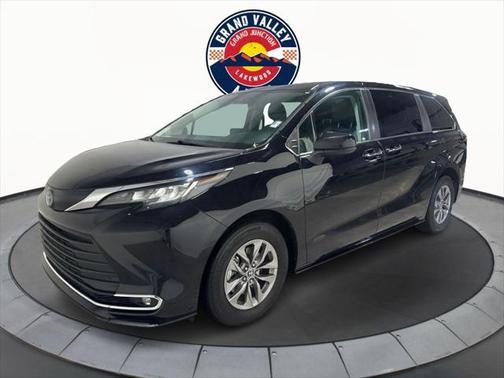 2023 Toyota Sienna XLE 7 Passenger